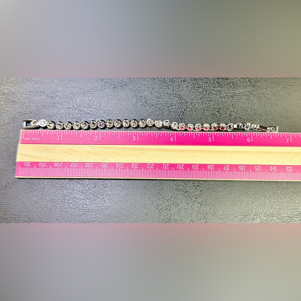 Swarovski Silver “Emily” Tennis Bracelet w/Crystals 6.75” + 1” Extender Lot#423 - Picture 5 of 8